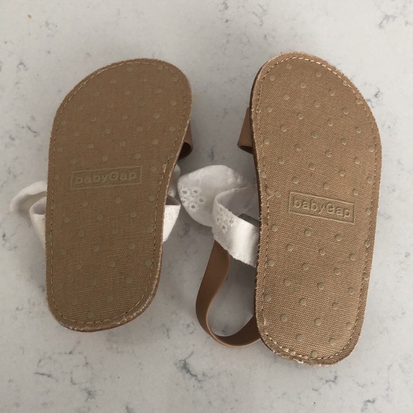 Baby gap sandals - Picture 3 of 3